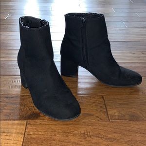Women’s size 8 casual/dress pre owned boots